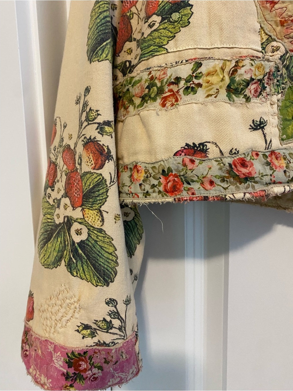 Magnolia Pearl JACKET 657-BLMBR-OS
Printed Cropped Kelley Coat - Picture 5 of 11